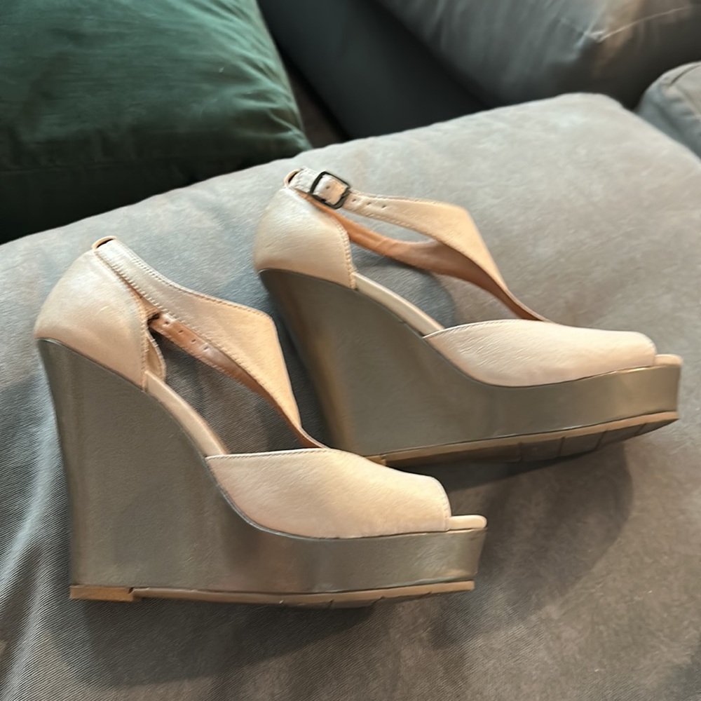 BC Nude wedges